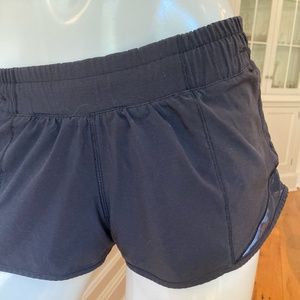 Lululemon Hotty Hot Low-Rise Short